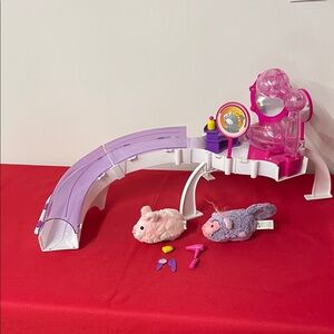 Zhu Zhu Pets Hamster Beauty Grooming Salon Overpass Set with 2 hamsters